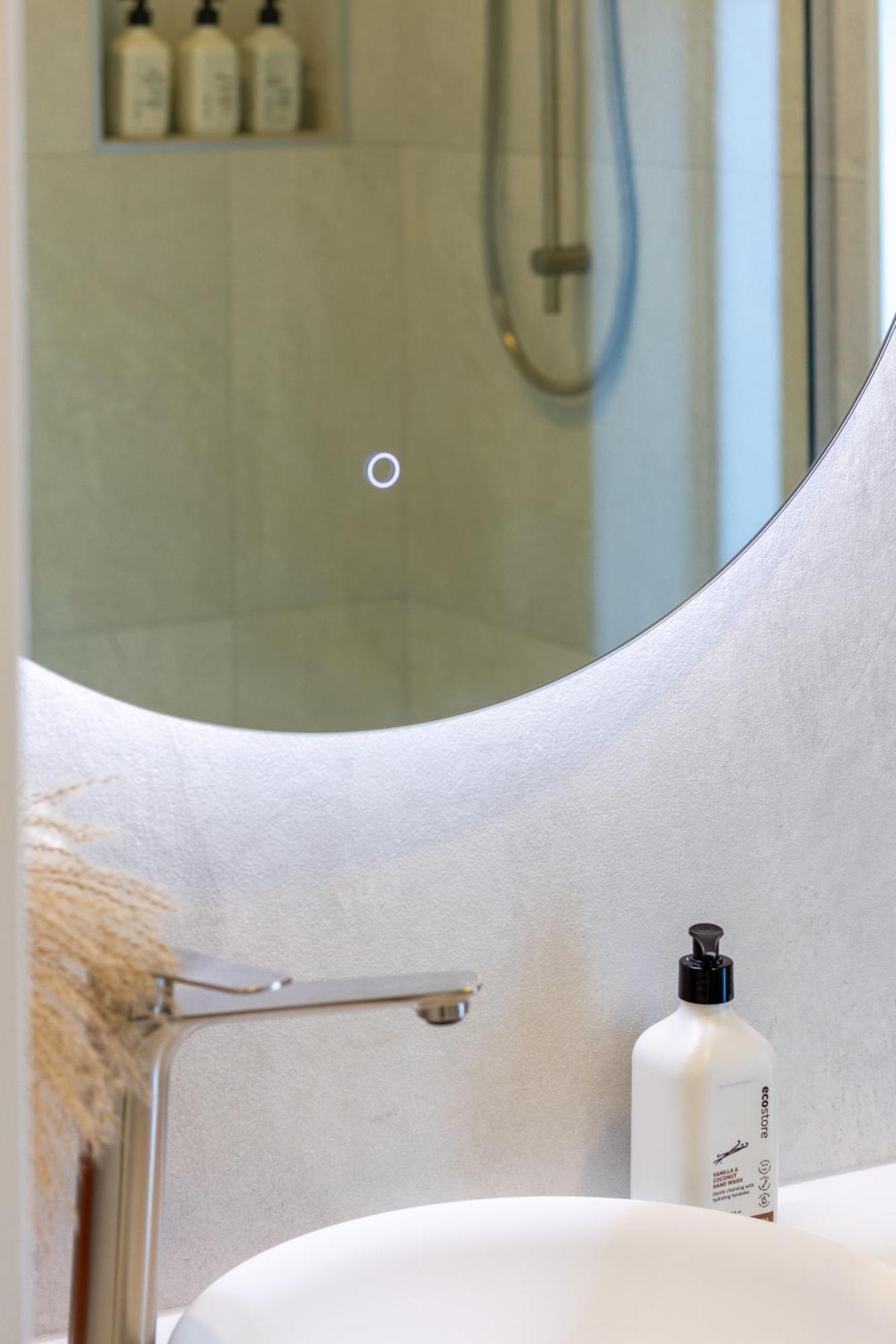 Luxury Beachside Living Elegant 3-Bedroom Haven Christchurch Eksteriør bilde