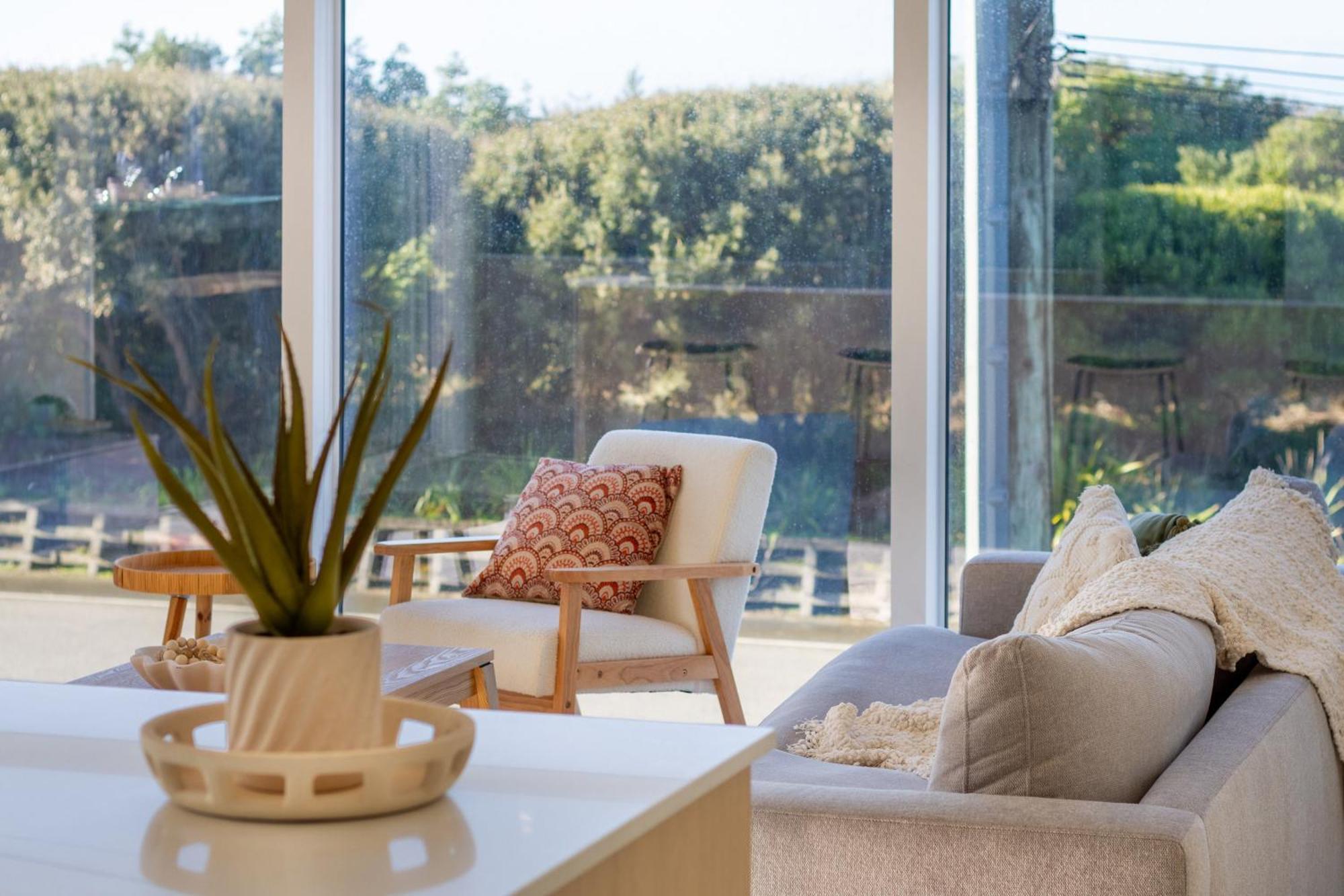 Luxury Beachside Living Elegant 3-Bedroom Haven Christchurch Eksteriør bilde