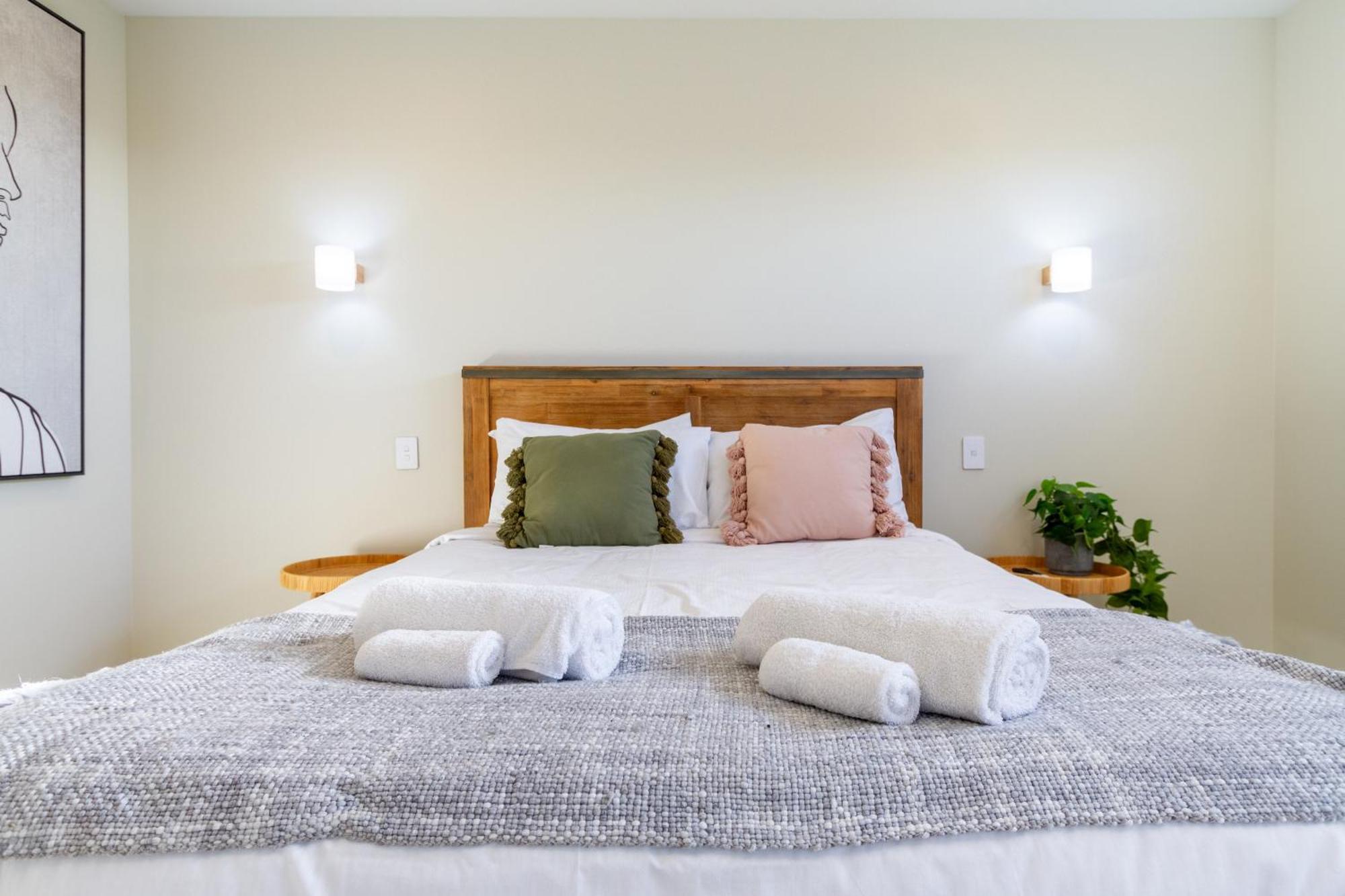 Luxury Beachside Living Elegant 3-Bedroom Haven Christchurch Eksteriør bilde